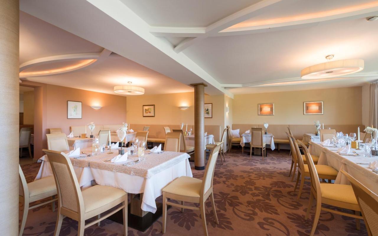 Hotel Peter Petersberg エクステリア 写真