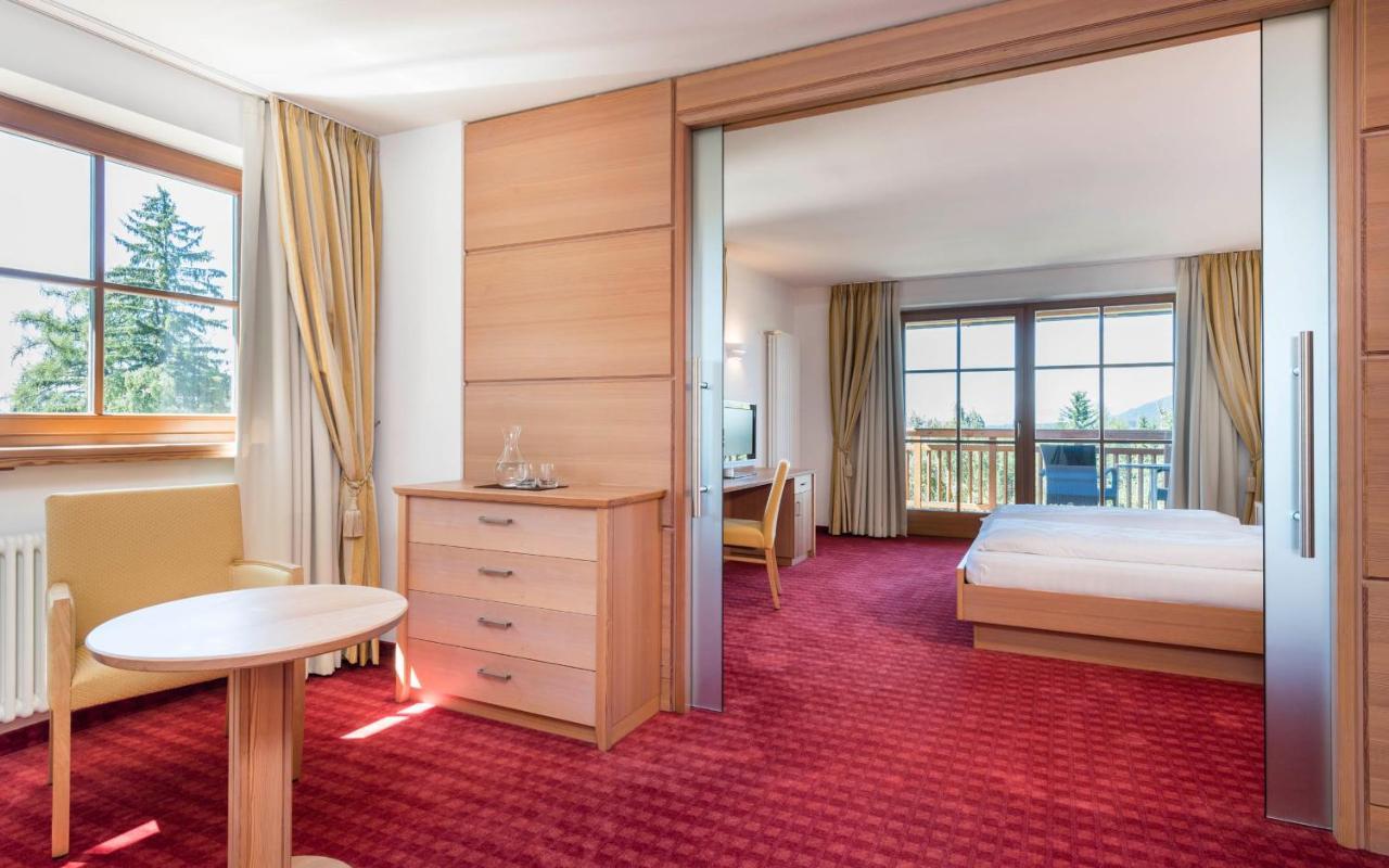Hotel Peter Petersberg エクステリア 写真