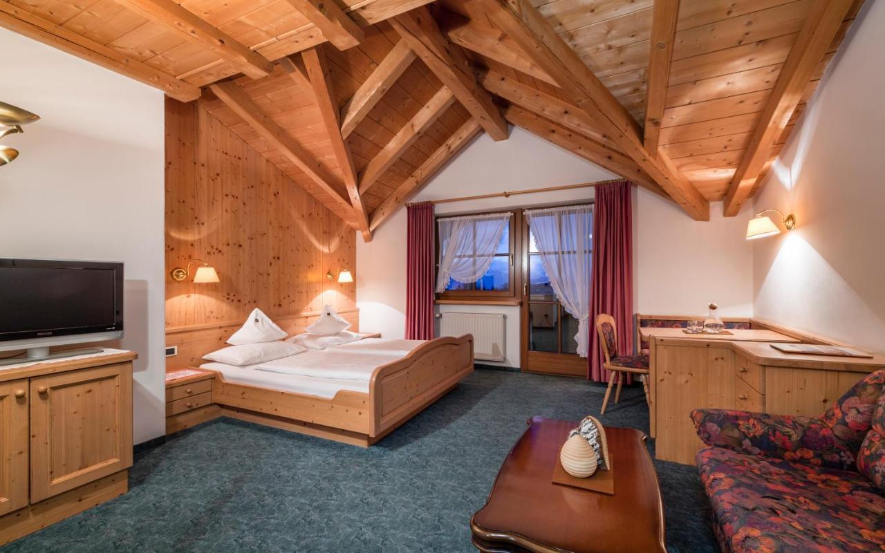 Hotel Peter Petersberg エクステリア 写真