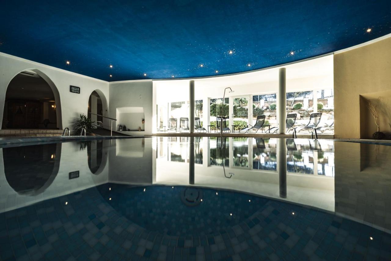 Hotel Peter Petersberg エクステリア 写真