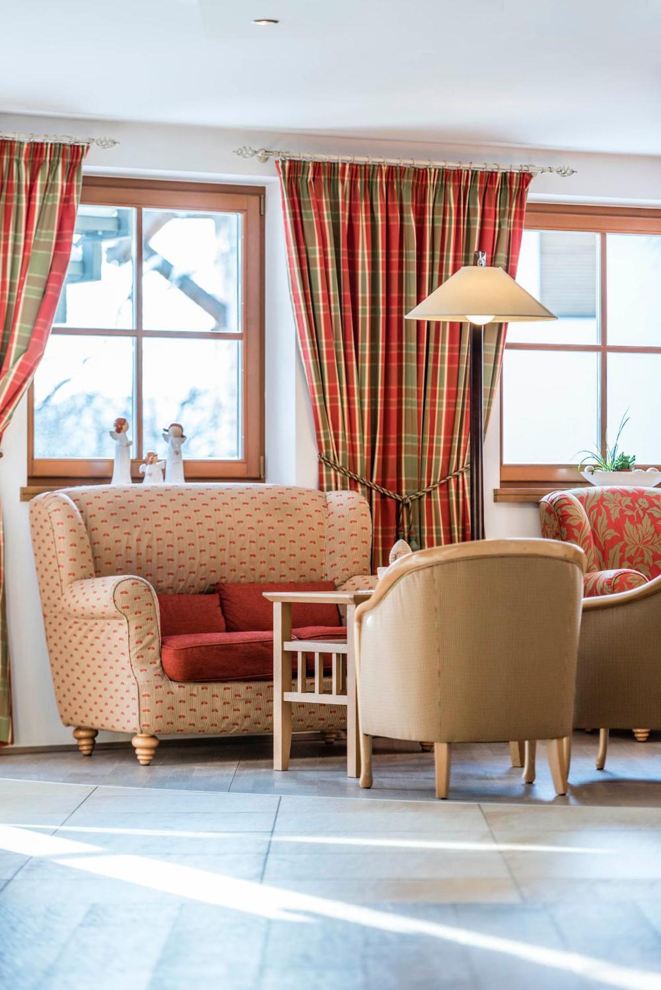 Hotel Peter Petersberg エクステリア 写真