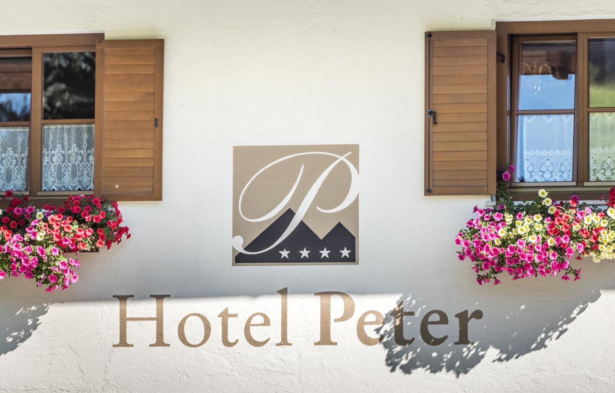 Hotel Peter Petersberg エクステリア 写真