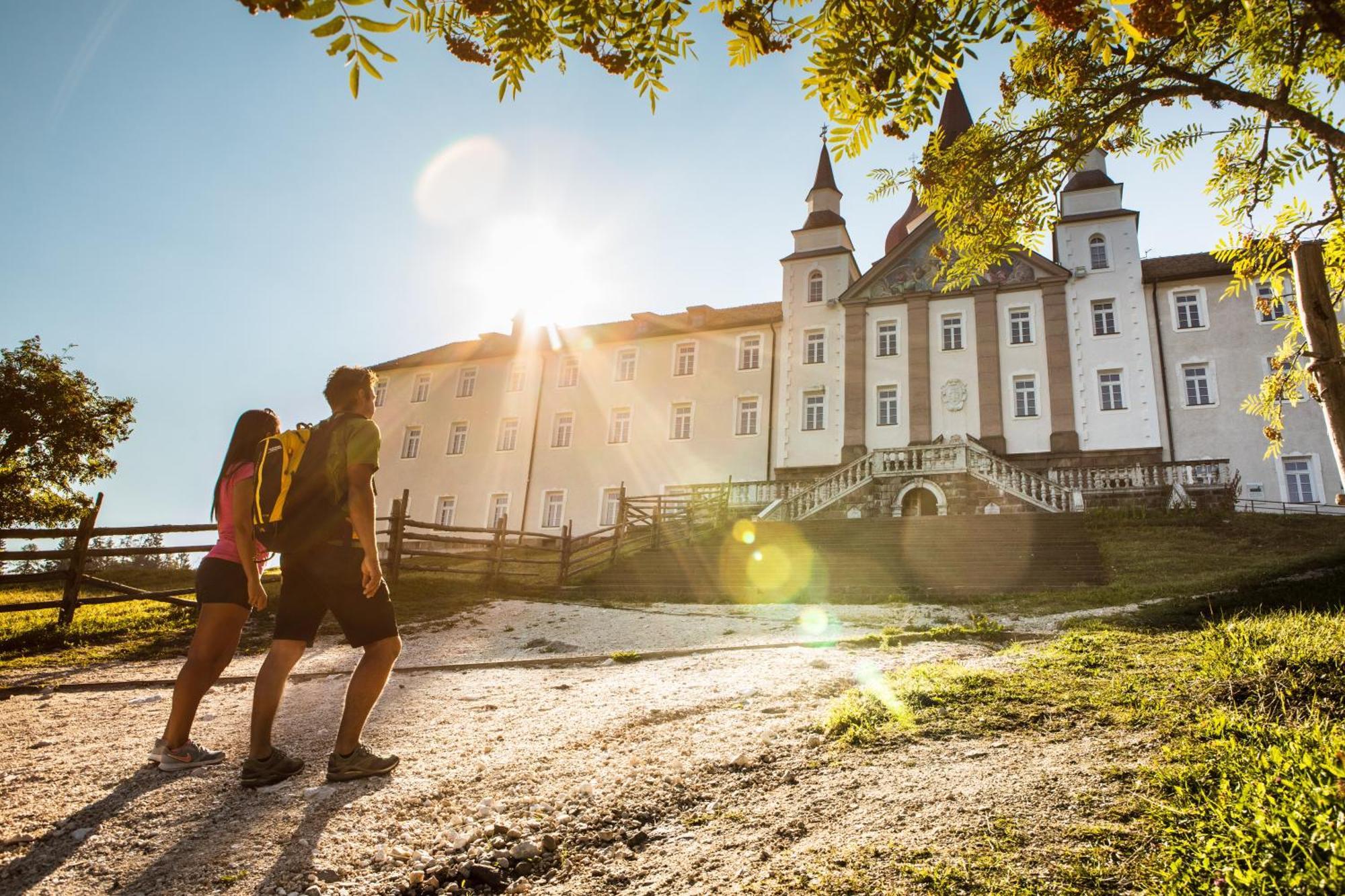 Hotel Peter Petersberg エクステリア 写真