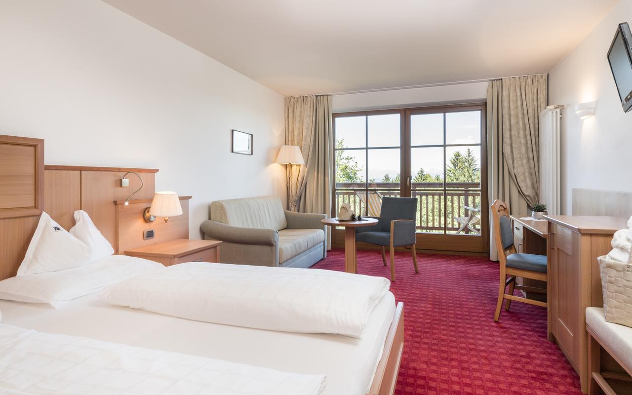 Hotel Peter Petersberg エクステリア 写真